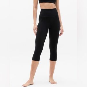 Athleta Elation Capri Leggings